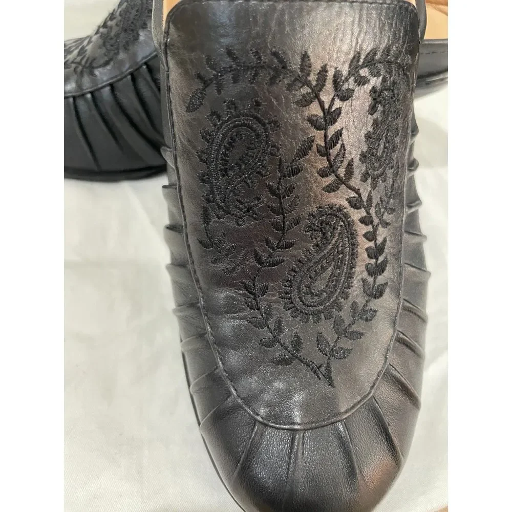 Women's Sofft Black Mules Clogs Black Leather Paisley Design 9.5- SO‎ CUTE - Picture 2 of 7